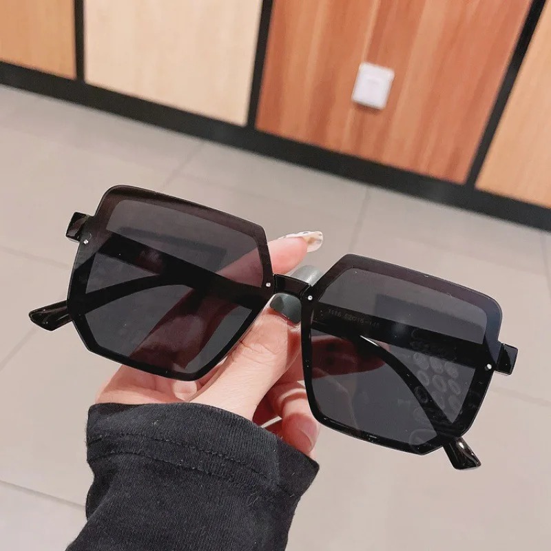 Big Frame Vintage Sunglasses W - огляд і ціна Vintage Fashion Brands