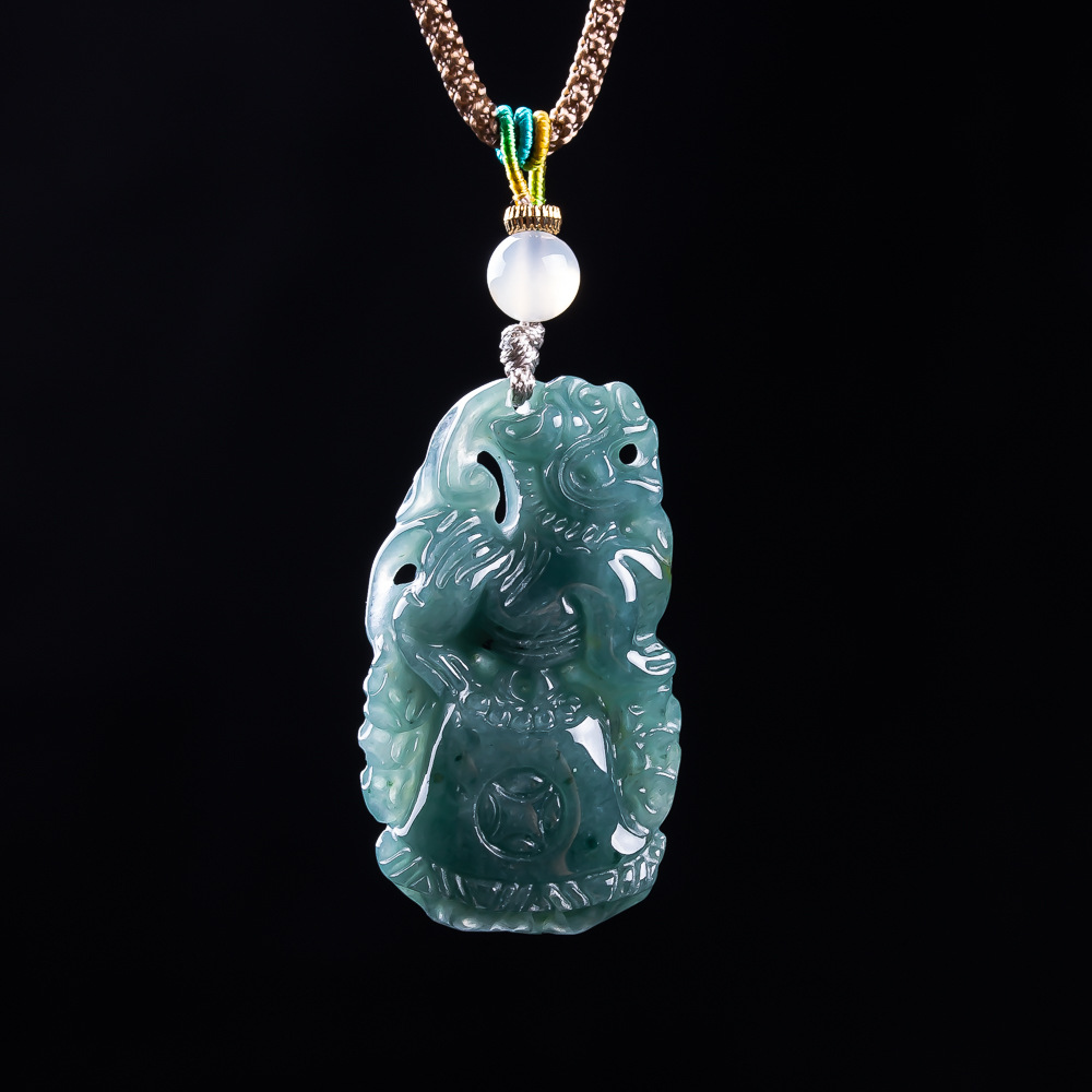 Burmese Jadeite Pixiu Pendant  - огляд і ціна Vintage Fashion Women