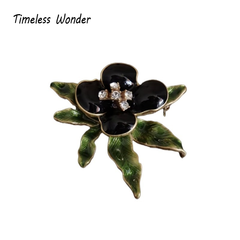 Timeless Wonder Retro Enamel Z - огляд і ціна Vintage Fashion Runway